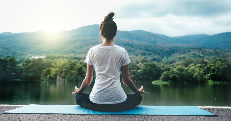 योगा (Yoga) करने के 7 ज़बरदस्त फ़ायदे