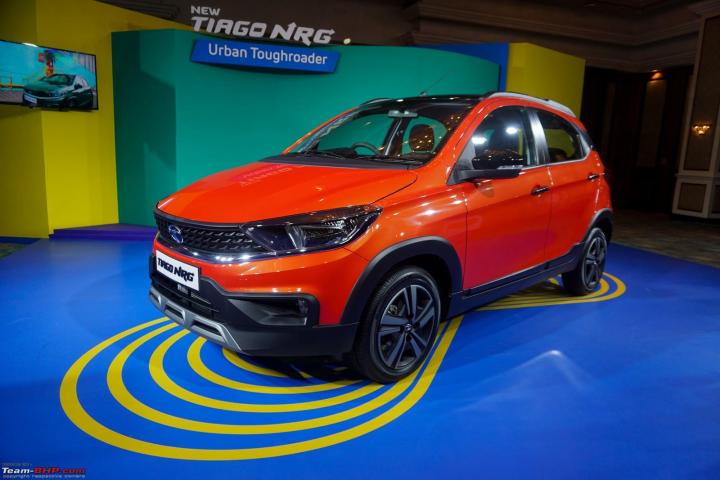 टाटा की सबसे सस्ती Tata Tiago कार की खासियत जाने